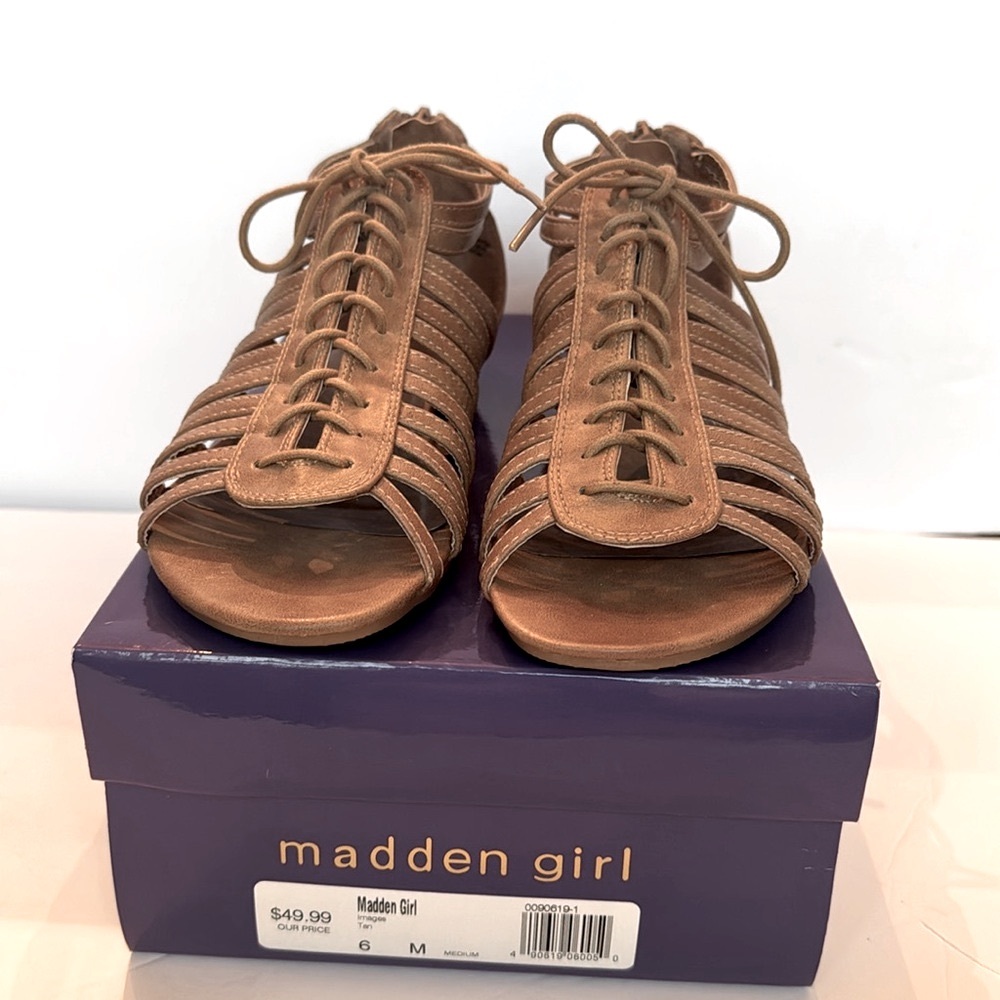 MADDEN GIRL Womens Tan Gladiator Style Front Lace and Zipper Back Sandals 6M NEW